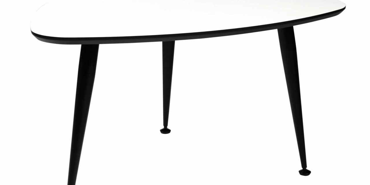 Strike sofabord – Hvidt træ, sort stål stel, trekantet