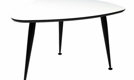 Strike sofabord – Hvidt træ, sort stål stel, trekantet