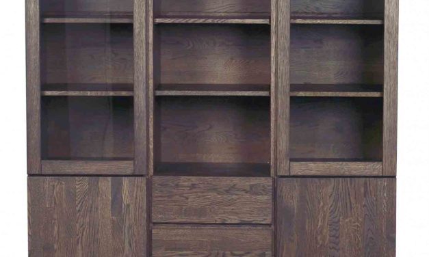 Brooklyn vitrineskab – røget eg, m. 4 låger og 2 skuffer