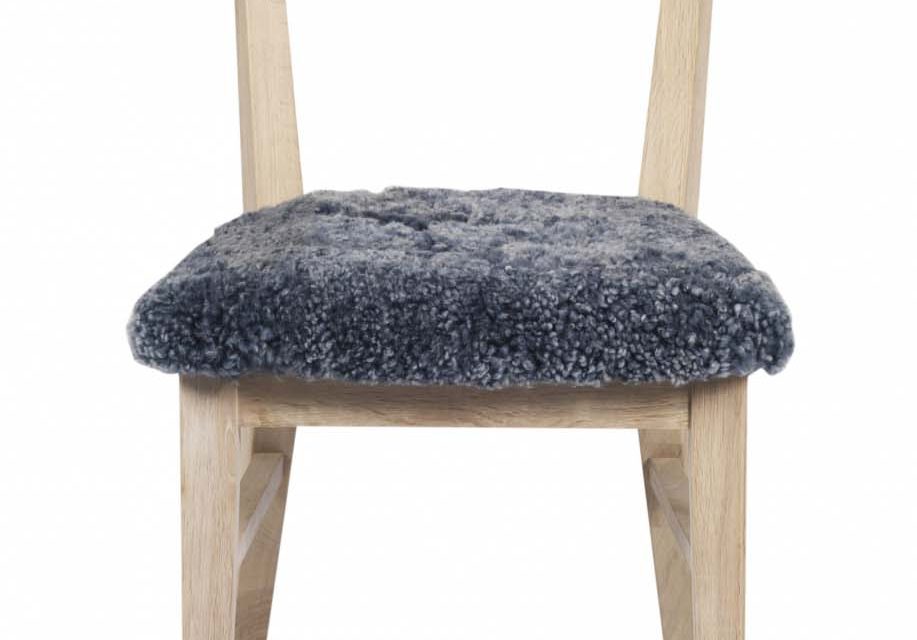 Dylan spisebordsstol – hvidpigmenteret egetræ, grå stofhynde