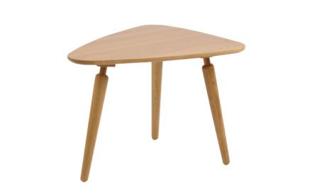 Cappuccino sofabord – massiv eg, trekantet (L: 67)