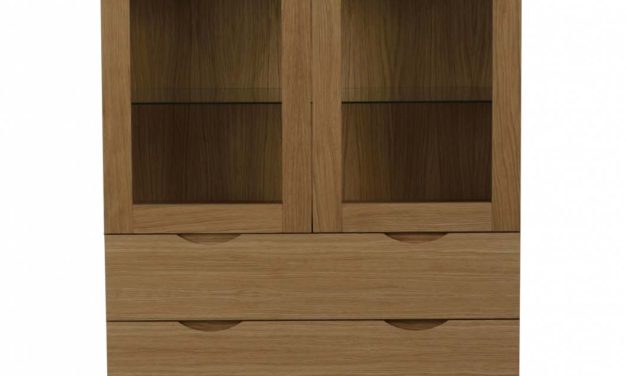 Filippa vitrineskab – olieret eg, m. 2 glaslåger og 2 skuffer