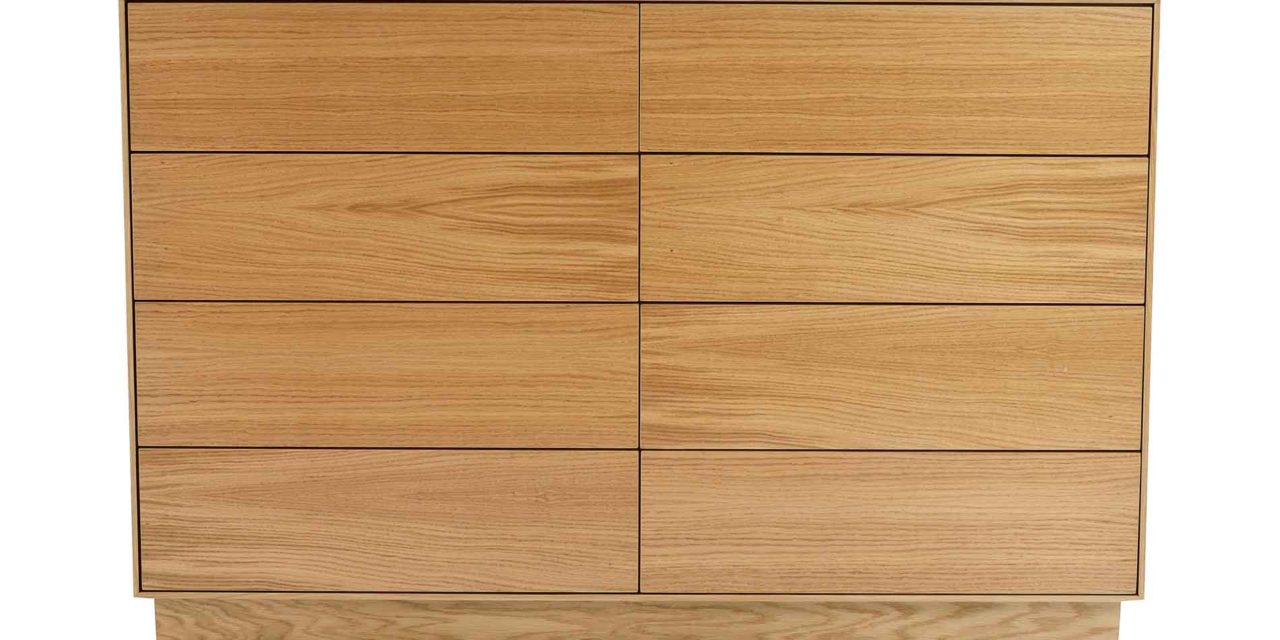 Tore kommode – Lakeret egetræ, 8 push-to-open låger