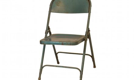 Så er den her – Flot Original blå klapstol fra Själsö Nordic