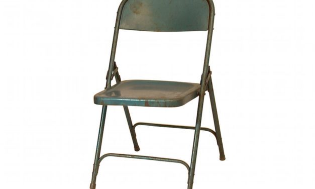 Så er den her – Flot Original blå klapstol fra Själsö Nordic