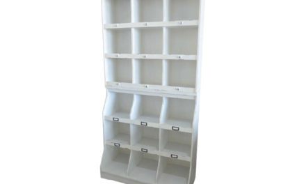 CHIC ANTIQUE Købmandsreol med 18 rum