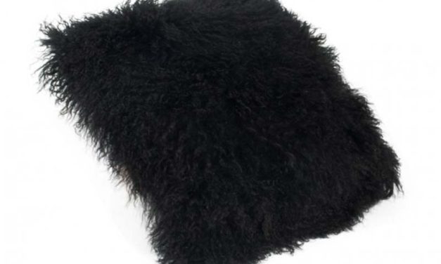 Tibetan lammeskinds pude, sort, 40cm.