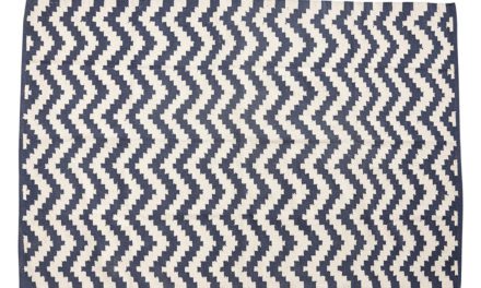 HÜBSCH Vævet tæppe i bomuld, blå/natur