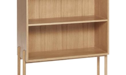 HÜBSCH kommode – egetræsfinér m. 1 hylde