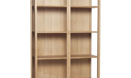 HÜBSCH vitrineskab – egetræsfinér/glas, m. 2 låger og 3 hylder