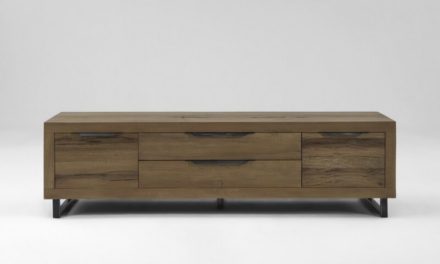 BODAHL Manhattan TV-bænk – Desert eg, m. 2 skuffer og 2 låger