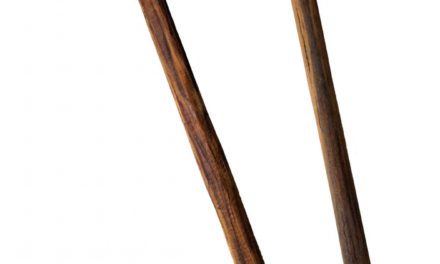 Gammel rå træhammer med smuk patina.