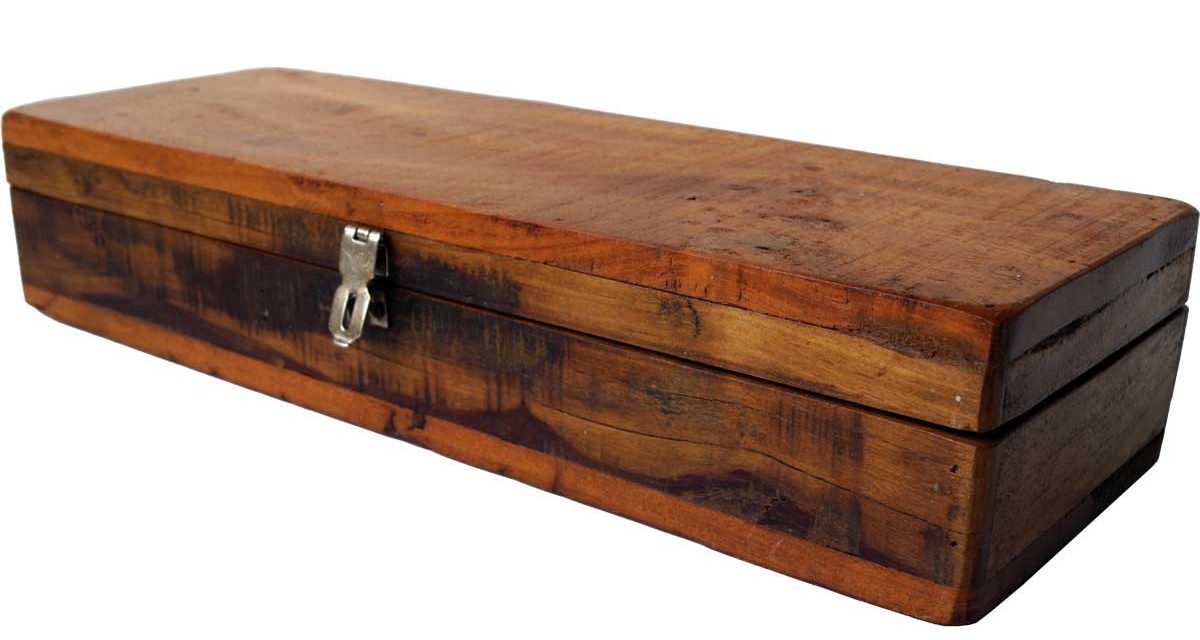 TRADEMARK LIVING Trææske med låg og rumopdeling