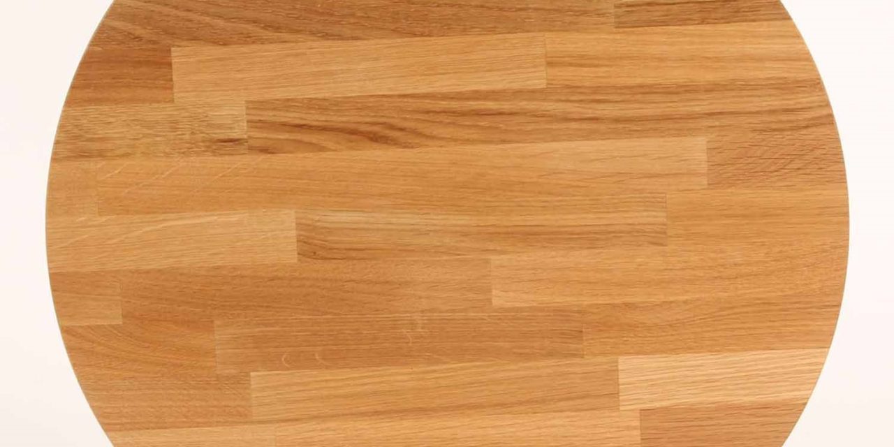 Pænt rundt spisebord i olieret eg fra det kendte mærke Furbo