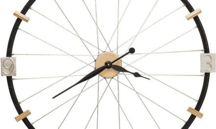 Kare Design Spoke Wheel Væg ur i flot lakeret stål
