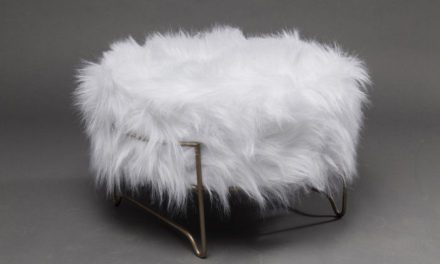 KARE DESIGN Taburet Cottage Hvid Pels Messing Ø55 cm