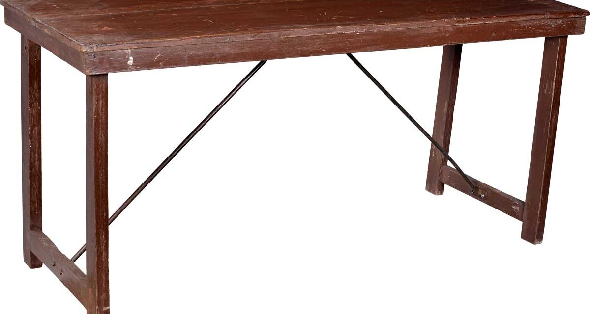 TRADEMARK LIVING Skønt gammelt bord i træ – brun