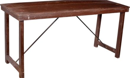 TRADEMARK LIVING Skønt gammelt bord i træ – brun