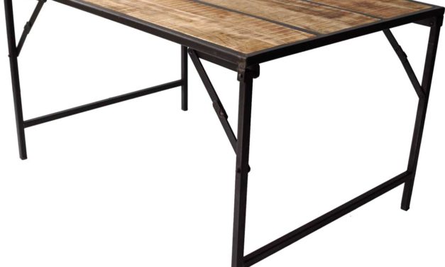 TRADEMARK LIVING Spisebord med træbordplade og jernstel