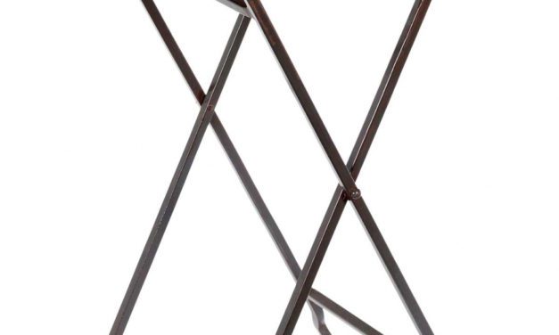 TRADEMARK LIVING Caf&eacute;bord med et råt finish