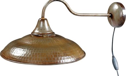 TRADEMARK LIVING Væglampe – jern med klar lak