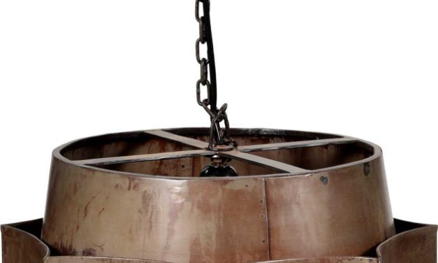 TRADEMARK LIVING Stor loftslampe i jern med klar lak