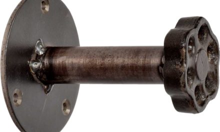 TRADEMARK LIVING Knag i jern – råt og maskulint look