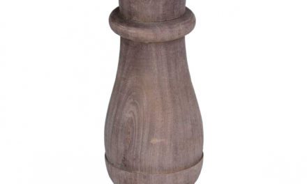 TRADEMARK LIVING Lysestage i lyst træ og til bloklys