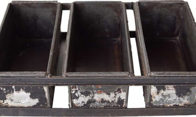 TRADEMARK LIVING Dekorative gamle brødforme – sammensat af 3 stk