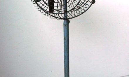 TRADEMARK LIVING gammel gulv ventilator – blå/grå