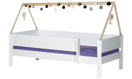 MANIS-H Brage børneseng – hvid m. sengekant og sengehest (200×90)