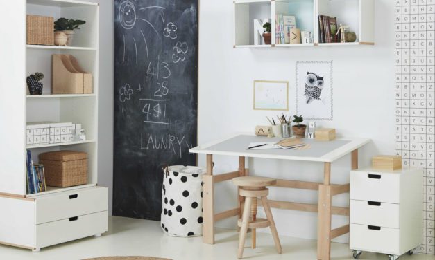 Flot luksus justerbart børneskrivebord i massiv bøg fra Manis-H