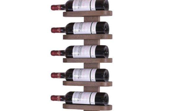 BY TIKA Milano no. 6 vinreol – røget/olieret egetræ, væghængt, plads til 6 flasker Røget eg