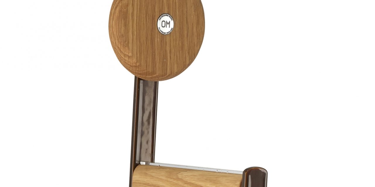 FURBO Ewo – knage i rustlook stål og træ Lakeret eg