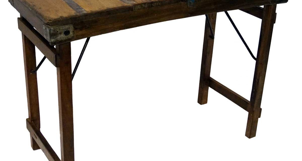 TRADEMARK LIVING Skønt lille konsolbord – gammelt genbrugstræ
