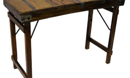 TRADEMARK LIVING Skønt lille konsolbord – gammelt genbrugstræ