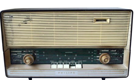 TRADEMARK LIVING Original gammel vintage radio – alle er forskellige