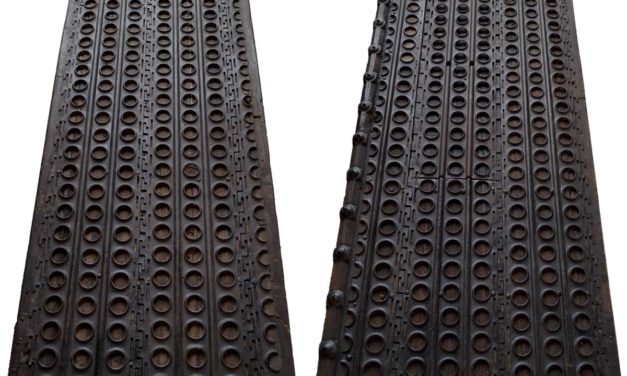 TRADEMARK LIVING Stor rustik og rå jern dobbeltdør