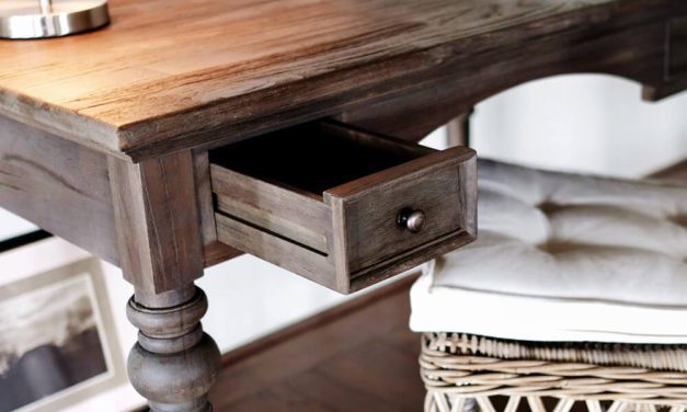 NOVASOLO "Hygge" skrivebord i teaktræ med skuffer