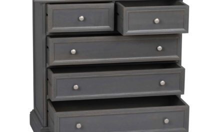 Torino kommode – Gråt og lakeret træ, 5 skuffer