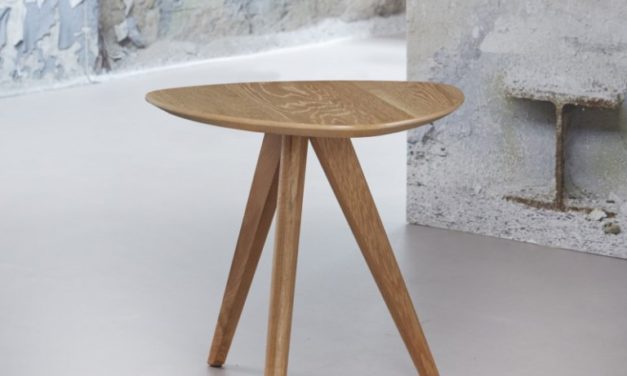 FURBO Sofabord i fineret eg, triangelform 40 x 40 cm