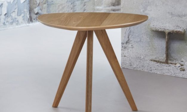 FURBO Sofabord i fineret eg, triangelform 50 x 50 cm