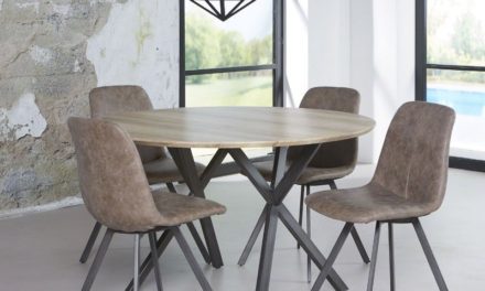 Furbo rundt spisebord i flot antik egelook