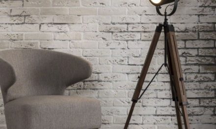 FURBO Gulvlampe, sort metal, træstativ