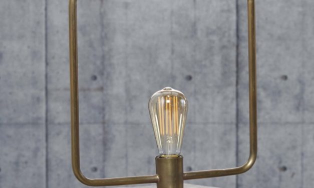 FURBO Bordlampe, antik bronze, træfod