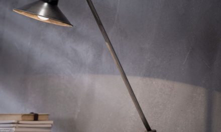 FURBO Bordlampe, industriel design, gammel sølv finish