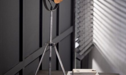 FURBO Gulvlampe, patineret sølv finish