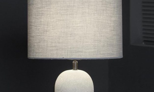 FURBO Bordlampe, beton, stofskærm