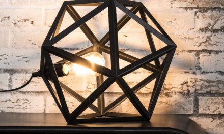 FURBO Bordlampe, industri design, sort metal, triangelformet
