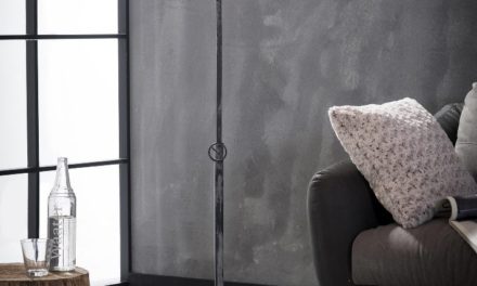 FURBO Gulvlampe, patineret grå metal